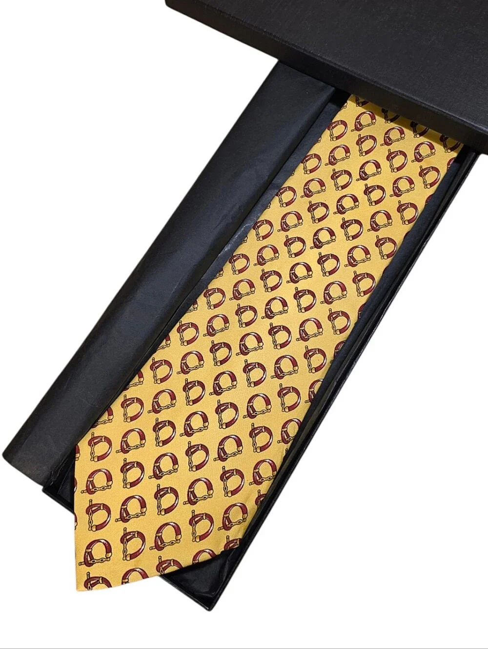Gucci tie this
